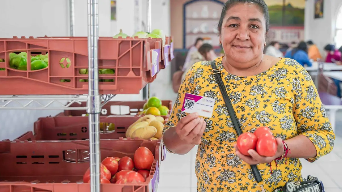 mujeres comprando  (1)